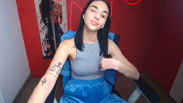 Snapshot of Bella_Night4 chatting on November 2025 06:36:01 AM Bella Night4 online show from November 2025 06:36:01 AM