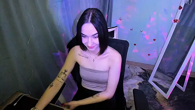 Snapshot of Bella_Night4 chatting on December 2025 08:08:02 AM Bella Night4 online show from December 2025 08:08:02 AM