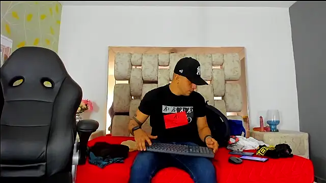AngelAndChris online show from September 2025 12:07:02 PM