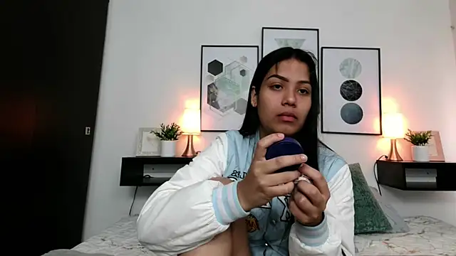Rodriguez Gabi online show from September 2025 01:21:01 PM