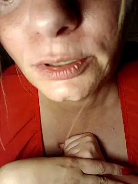 Snapshot of LeoGirlOh chatting on September 2025 09:28:02 PM LeoGirlOh online show from September 2025 09:28:02 PM