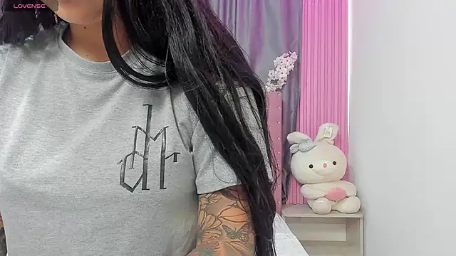 Nayla-Mouna online show from October 2025 07:44:01 PM