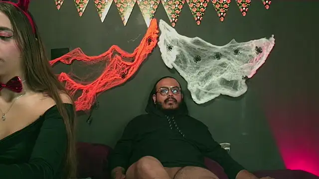  leda swan  online show from October 2025 01:34:02 PM