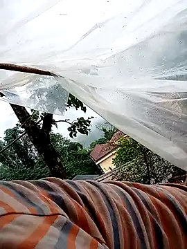 Snapshot of omiu-baby chatting on October 2025 12:30:02 AM omiu-baby online show from October 2025 12:30:02 AM