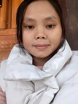 Snapshot of omiu-baby chatting on November 2025 01:40:02 AM omiu-baby online show from November 2025 01:40:02 AM