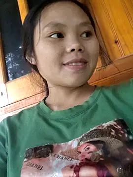 Snapshot of omiu-baby chatting on November 2025 01:05:01 AM omiu-baby online show from November 2025 01:05:01 AM