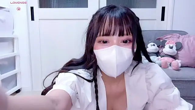 YURi luv online show from October 2025 12:03:02 PM