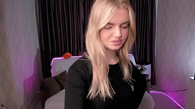 Snapshot of AdelBowman chatting on September 2025 05:30:01 AM AdelBowman online show from September 2025 05:30:01 AM