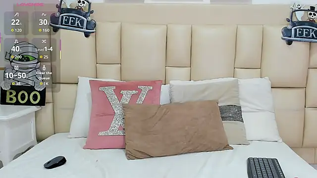 Snapshot of EbonyLudovica chatting on October 2025 03:40:01 AM EbonyLudovica online show from October 2025 03:40:01 AM