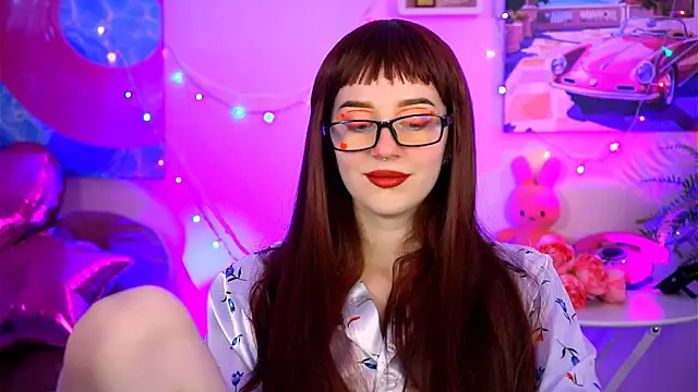 Snapshot of AliceWelch_ chatting on September 2025 08:25:02 AM AliceWelch online show from September 2025 08:25:02 AM