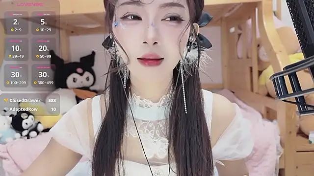 Snapshot of Sue101010 chatting on October 2025 02:32:02 PM Sue101010 online show from October 2025 02:32:02 PM