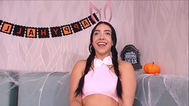 mia scot online show from October 2025 11:55:01 AM