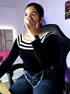 laura  carmona online show from September 2025 12:08:02 PM