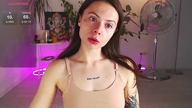 Snapshot of ChloeSummers chatting on October 2025 06:52:02 PM ChloeSummers online show from October 2025 06:52:02 PM