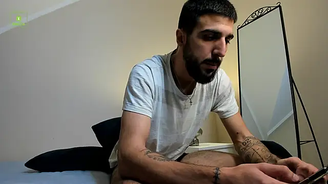 Zeyn Edwards online show from October 2025 10:55:01 AM