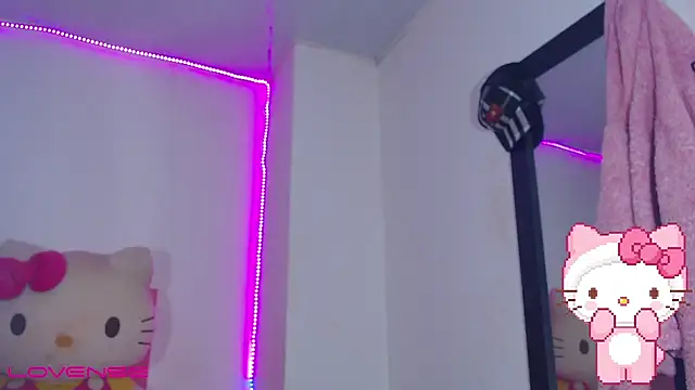 valentinat fun online show from October 2025 08:35:01 PM