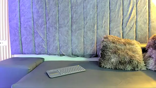 Rowan Mills online show from September 2025 09:20:02 PM