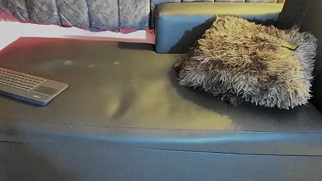 Snapshot of Rowan_Mills chatting on November 2025 08:29:01 PM Rowan Mills online show from November 2025 08:29:01 PM