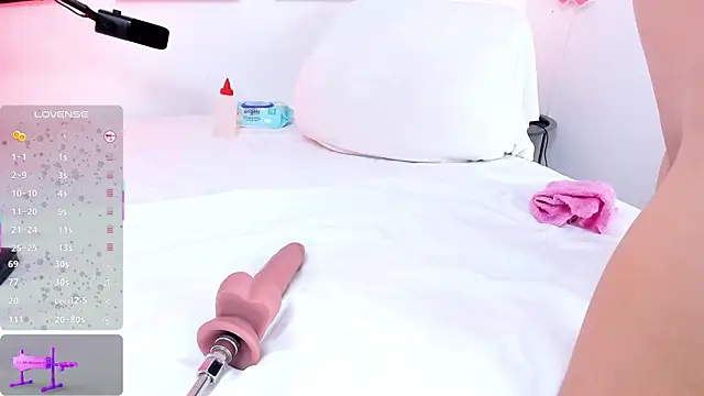 Snapshot of little_ivonne chatting on November 2025 08:42:02 PM little ivonne online show from November 2025 08:42:02 PM