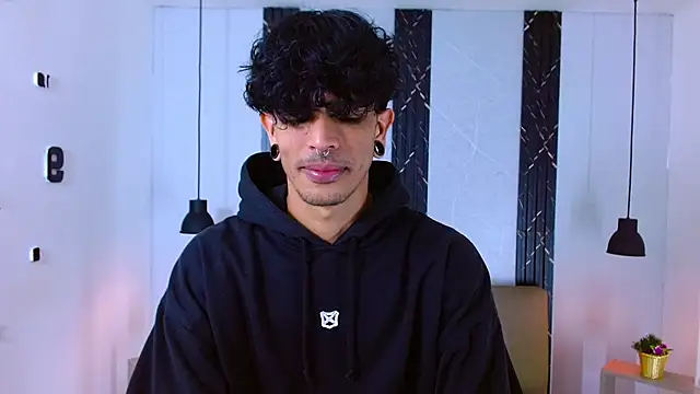 Franvill Trato online show from September 2025 07:08:01 PM