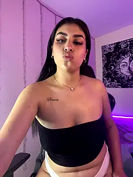 Snapshot of Alejandra-Torres chatting on September 2025 09:17:02 PM Alejandra-Torres online show from September 2025 09:17:02 PM