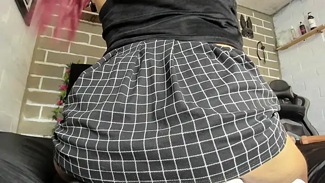 CharlotteBrowm online show from October 2025 06:07:01 PM