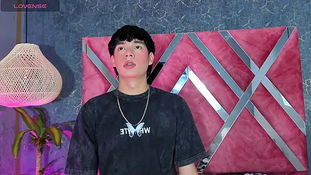 Rayan Connor online show from September 2025 06:08:01 PM