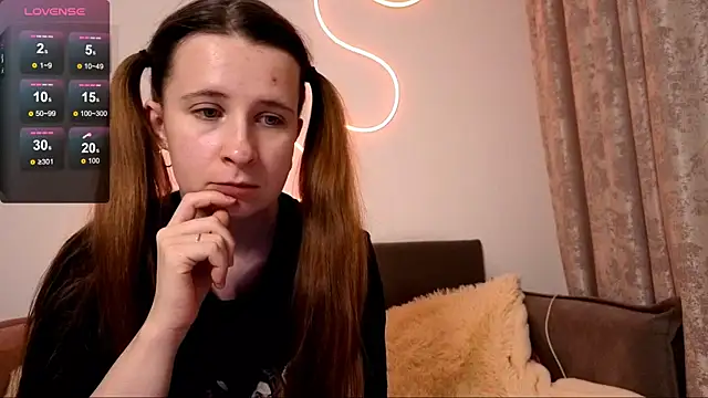  Linett  online show from November 2025 07:41:02 PM