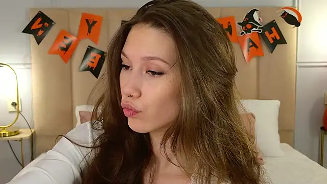 Snapshot of MaryNixon_ chatting on October 2025 05:04:02 AM MaryNixon online show from October 2025 05:04:02 AM