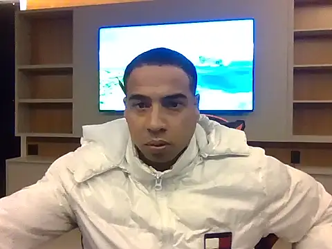 JUNINHOLEKE online show from September 2025 03:50:02 AM