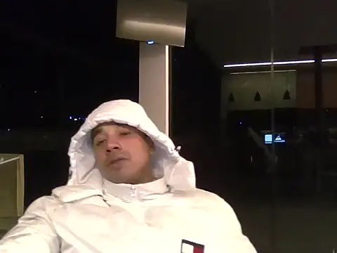 JUNINHOLEKE online show from September 2025 01:38:02 AM