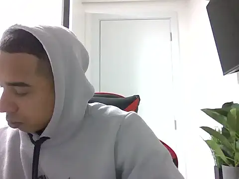 JUNINHOLEKE online show from September 2025 09:02:01 AM
