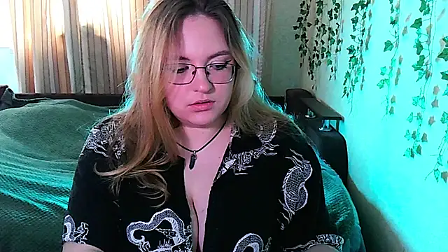 Snapshot of ZayaRush chatting on September 2025 08:52:02 AM ZayaRush online show from September 2025 08:52:02 AM