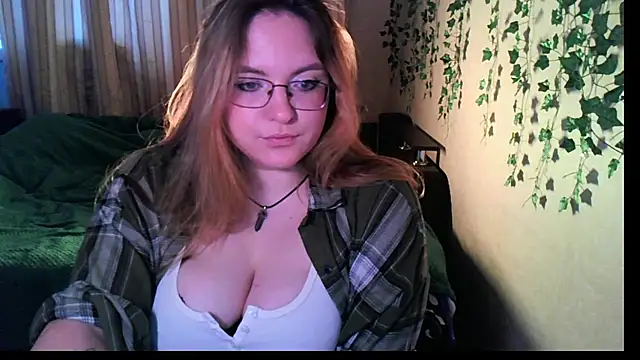 Snapshot of ZayaRush chatting on September 2025 10:42:01 AM ZayaRush online show from September 2025 10:42:01 AM