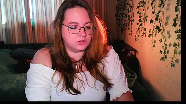 Snapshot of ZayaRush chatting on October 2025 09:20:01 AM ZayaRush online show from October 2025 09:20:01 AM