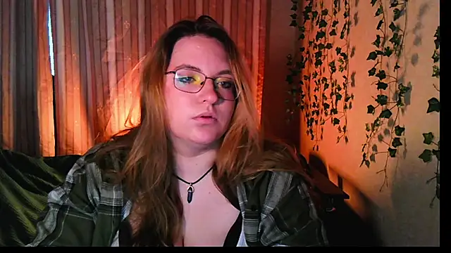 Snapshot of ZayaRush chatting on October 2025 01:23:01 PM ZayaRush online show from October 2025 01:23:01 PM