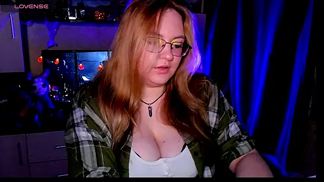 Snapshot of ZayaRush chatting on November 2025 11:21:02 AM ZayaRush online show from November 2025 11:21:02 AM