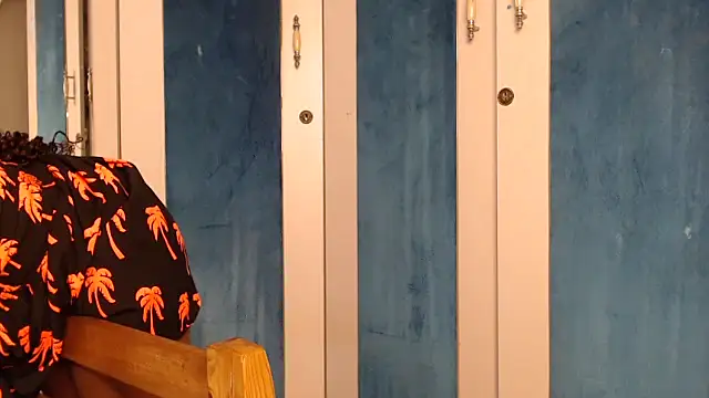 Minnie6879 online show from September 2025 11:48:01 AM