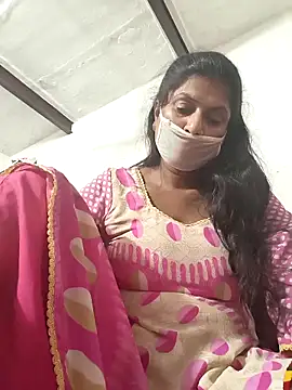 komi 33 online show from November 2025 06:08:02 PM