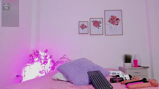 Snapshot of hellzel_moon chatting on October 2025 07:14:02 PM hellzel moon online show from October 2025 07:14:02 PM