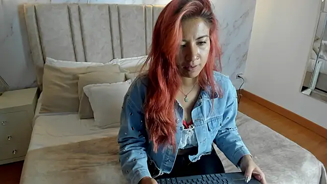 Larissa Miller online show from September 2025 12:20:01 PM