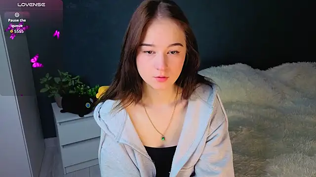 Mary Smitt online show from September 2025 06:46:02 PM