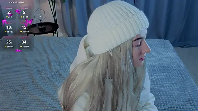 Mary Smitt online show from October 2025 05:08:01 PM