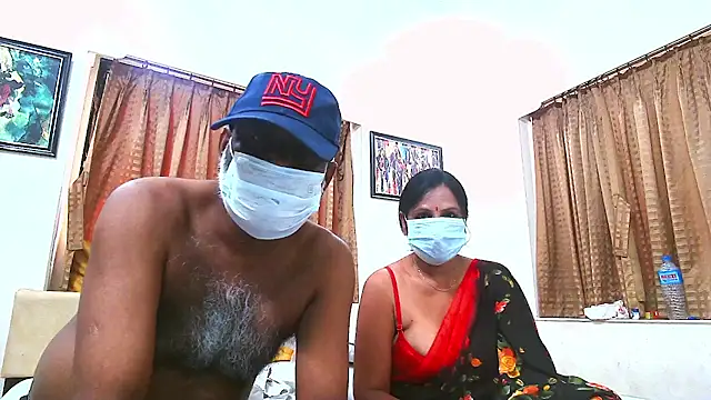 Snapshot of Rashikamalhotra chatting on October 2025 05:43:02 AM Rashikamalhotra online show from October 2025 05:43:02 AM