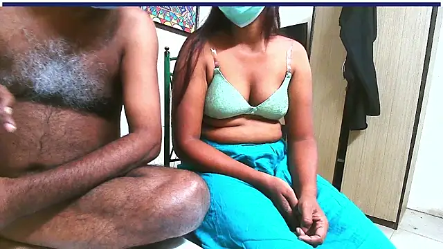 Snapshot of Rashikamalhotra chatting on October 2025 03:40:01 PM Rashikamalhotra online show from October 2025 03:40:01 PM