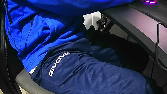 Pennellone98 online show from November 2025 02:17:01 PM