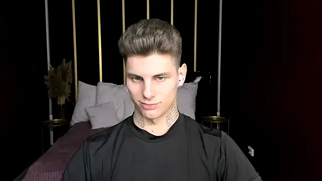 Snapshot of JackWolw chatting on October 2025 08:42:02 PM JackWolw online show from October 2025 08:42:02 PM