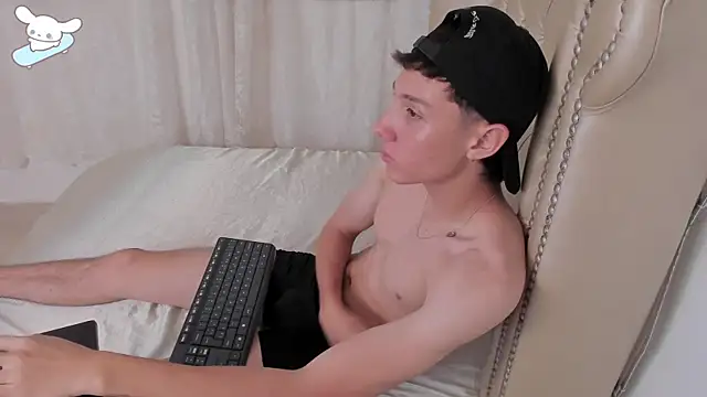 LittleDanny  online show from October 2025 03:54:01 PM