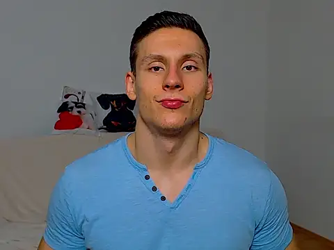 Snapshot of ZeinMiracles chatting on October 2025 08:28:01 PM ZeinMiracles online show from October 2025 08:28:01 PM