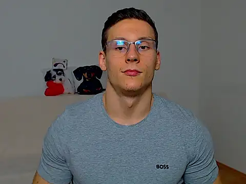 Snapshot of ZeinMiracles chatting on October 2025 07:00:01 PM ZeinMiracles online show from October 2025 07:00:01 PM